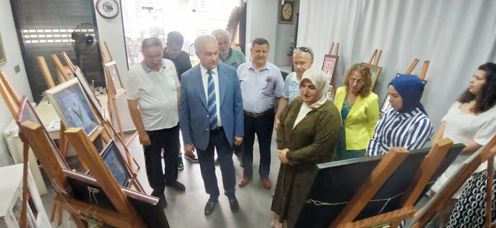 EBRU VE KAT’I ‘DERUN’ SERGİDE BULUŞTU