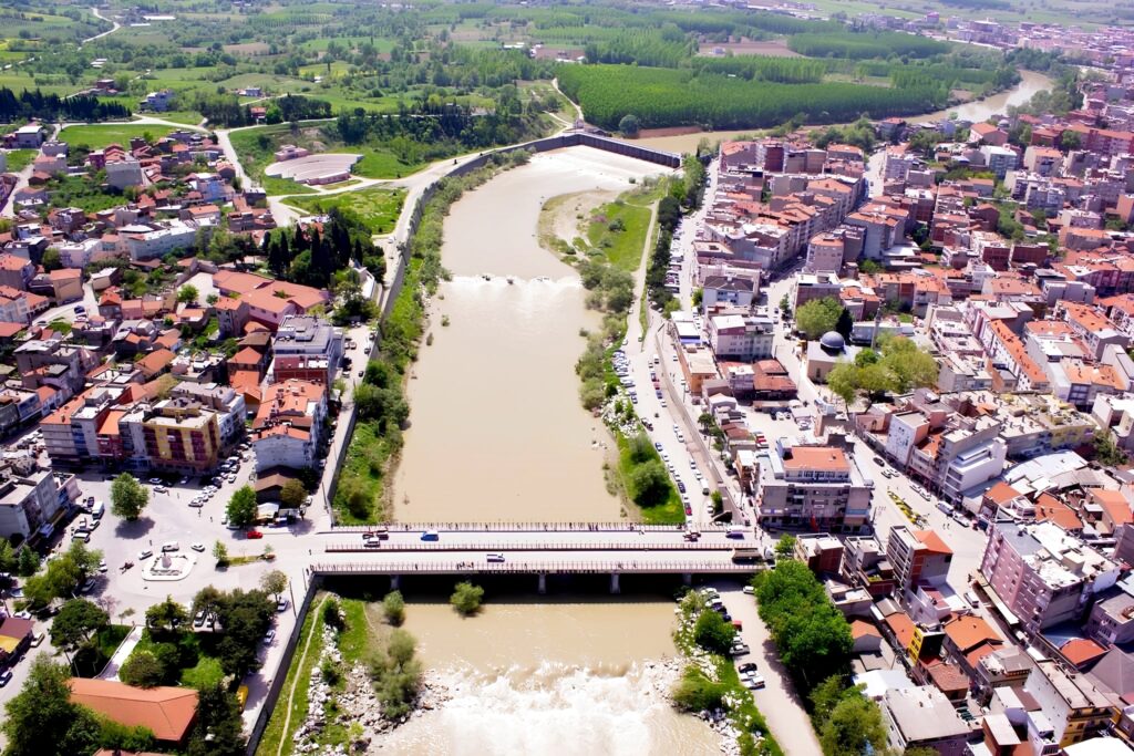 İKİ MAHALLEDE İMAR PLANI DEĞİŞİKLİĞİ