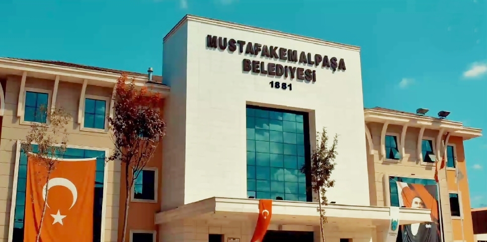 BELEDİYEDE İKİ MÜDÜRLÜK KAPATILDI