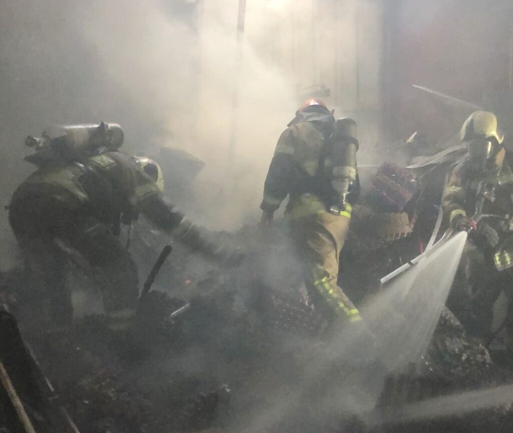 İTFAİYEDEN YANGINA DAKİK MÜDAHALE  