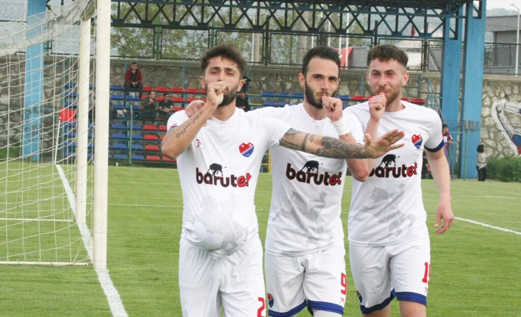 KIRMIZI ŞİMŞEKLER’DE BİR AYRILIK DAHA