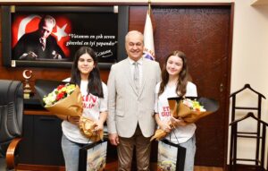 LGS ŞAMPİYONLARINA KUTLAMA