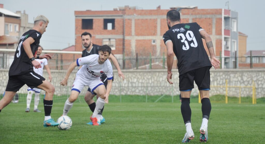 TECRÜBELİ ORTA SAHA YENİ TAKIMINI BULDU