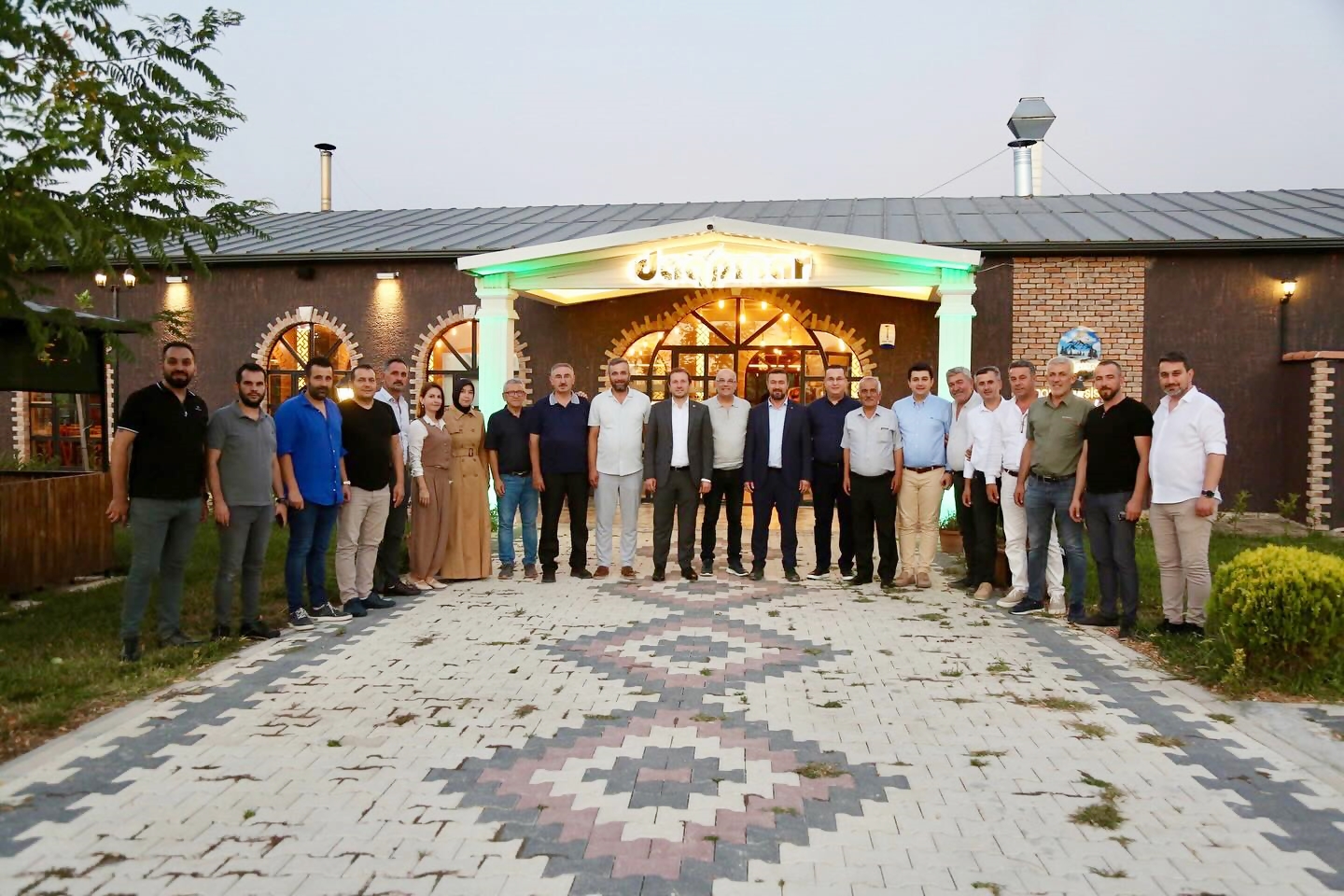 AK PARTİ’NİN ‘EN’LERİ AYNI MASADA BULUŞTU