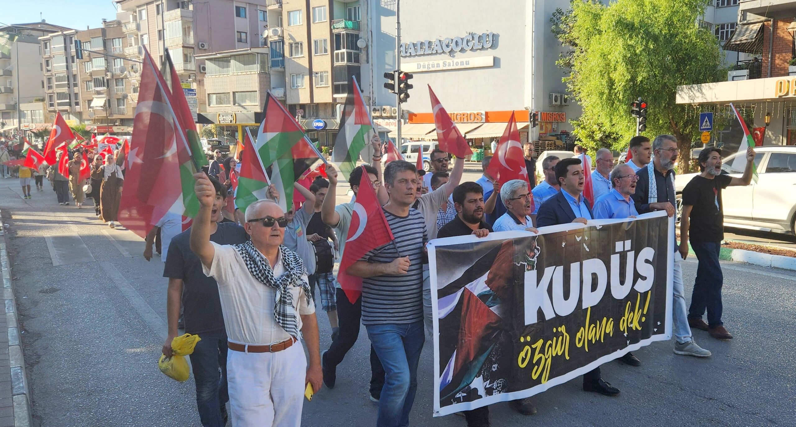 ‘NEHİRDEN DENİZE ÖZGÜR FİLİSTİN’