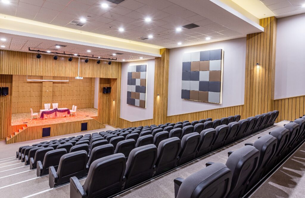 BÖLGE TİYATROSU SEYİRCİSİNİ BEKLİYOR