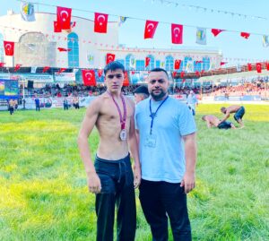 ER MEYDANININ PARLAYAN YILDIZI ÖMER NACİ