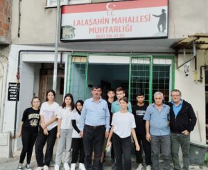 MUHTARDAN ÖĞRENCİLERE ULAŞIM JESTİ