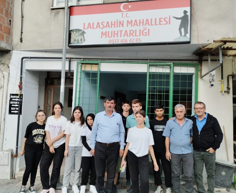 MUHTARDAN ÖĞRENCİLERE ULAŞIM JESTİ