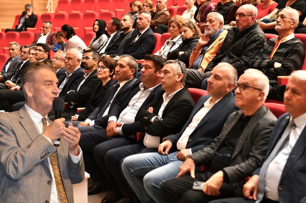 BOZKURT ‘YENİDEN ATATÜRK CUMHURİYETİ’Nİ ANLATTI