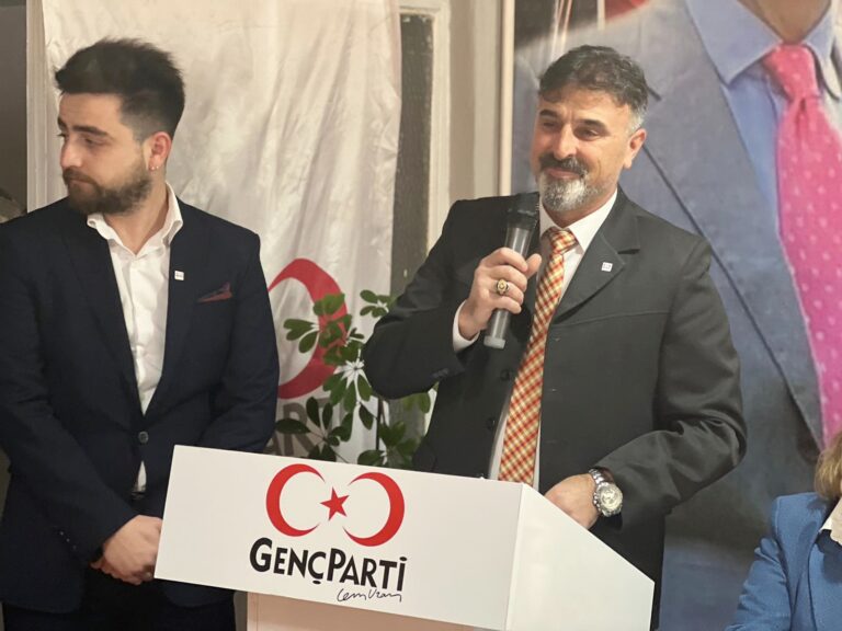 GENÇ PARTİ YÖNETİMİ İSTİFA ETTİ
