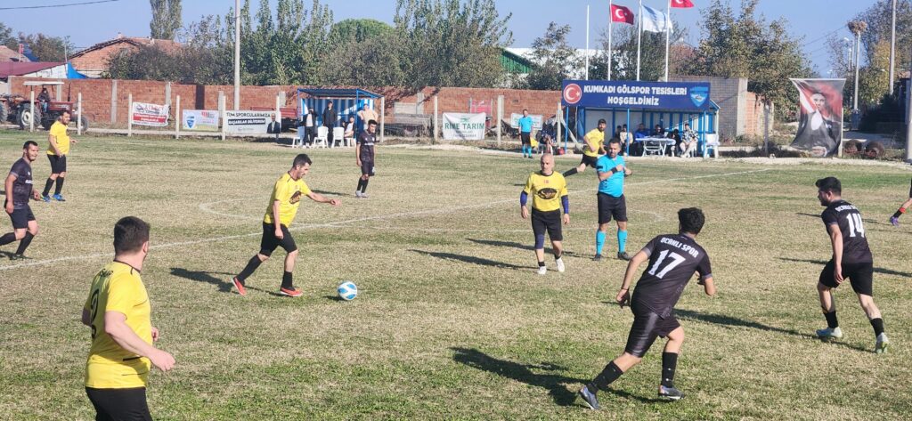 KUMKADI TURNUVASI DOLUDİZGİN SÜRÜYOR