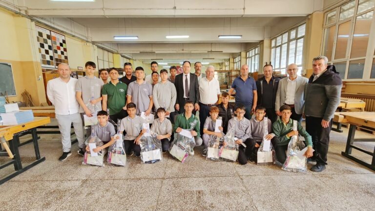 MOBİLYA BÖLÜMÜNE DESTEK SÜRÜYOR