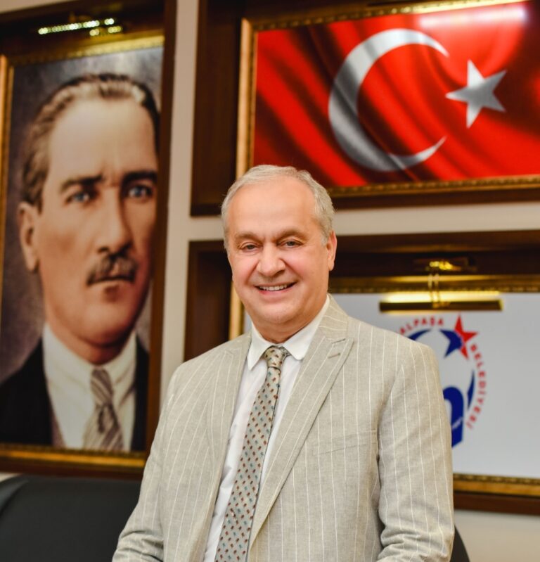 ‘CUMHURİYET İDEALLERİNİ DAHA İLERİYE TAŞIYACAĞIZ’