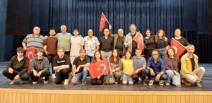 ‘YOL GEÇEN KARAKOLU’ SEYİRCİ İLE BULUŞUYOR