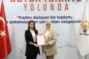 AK KADINLARA ‘AVUKAT’ BAŞKAN