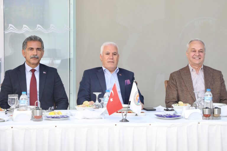 BELEDİYE BAŞKANLARINDAN ‘HİZMET’ BULUŞMASI