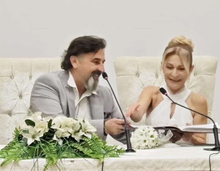 ESKİ BAŞKAN DÜNYA EVİNE GİRDİ