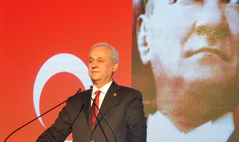 ‘ATATÜRK EN BÜYÜK REHBERİMİZ’