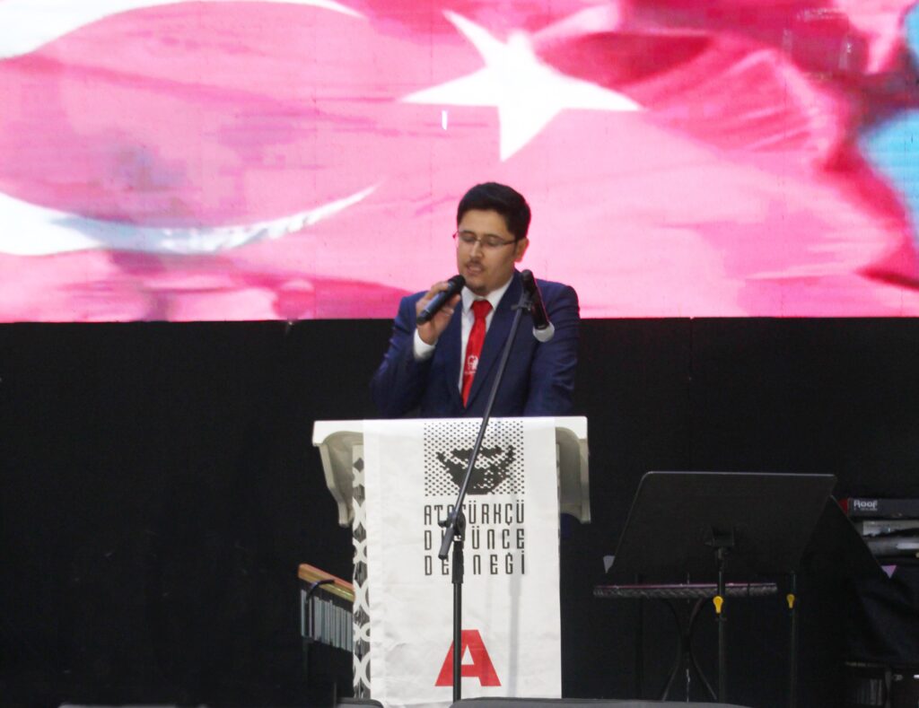 ‘KURUCU ATALARI KÖTÜLEYENLERİ HASIM BİLİRİZ’