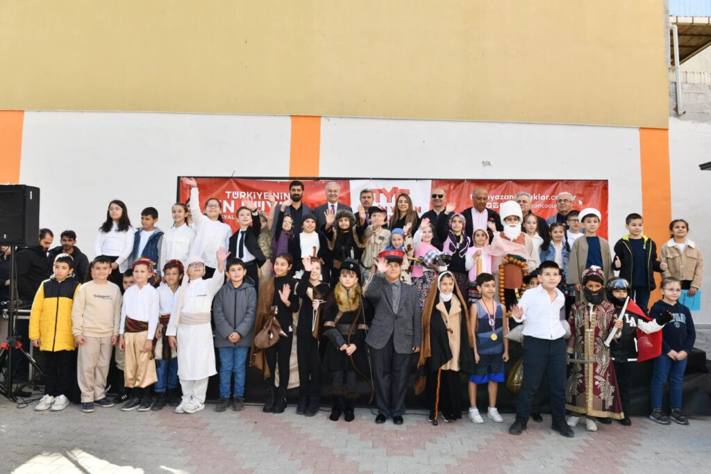 ‘TARİH YAZAN ÇOCUKLAR’ MUSTAFAKEMALPAŞA’DA
