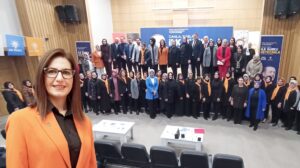 AK KADINLAR’DA ‘MELEK KARAİBİK’ DÖNEMİ