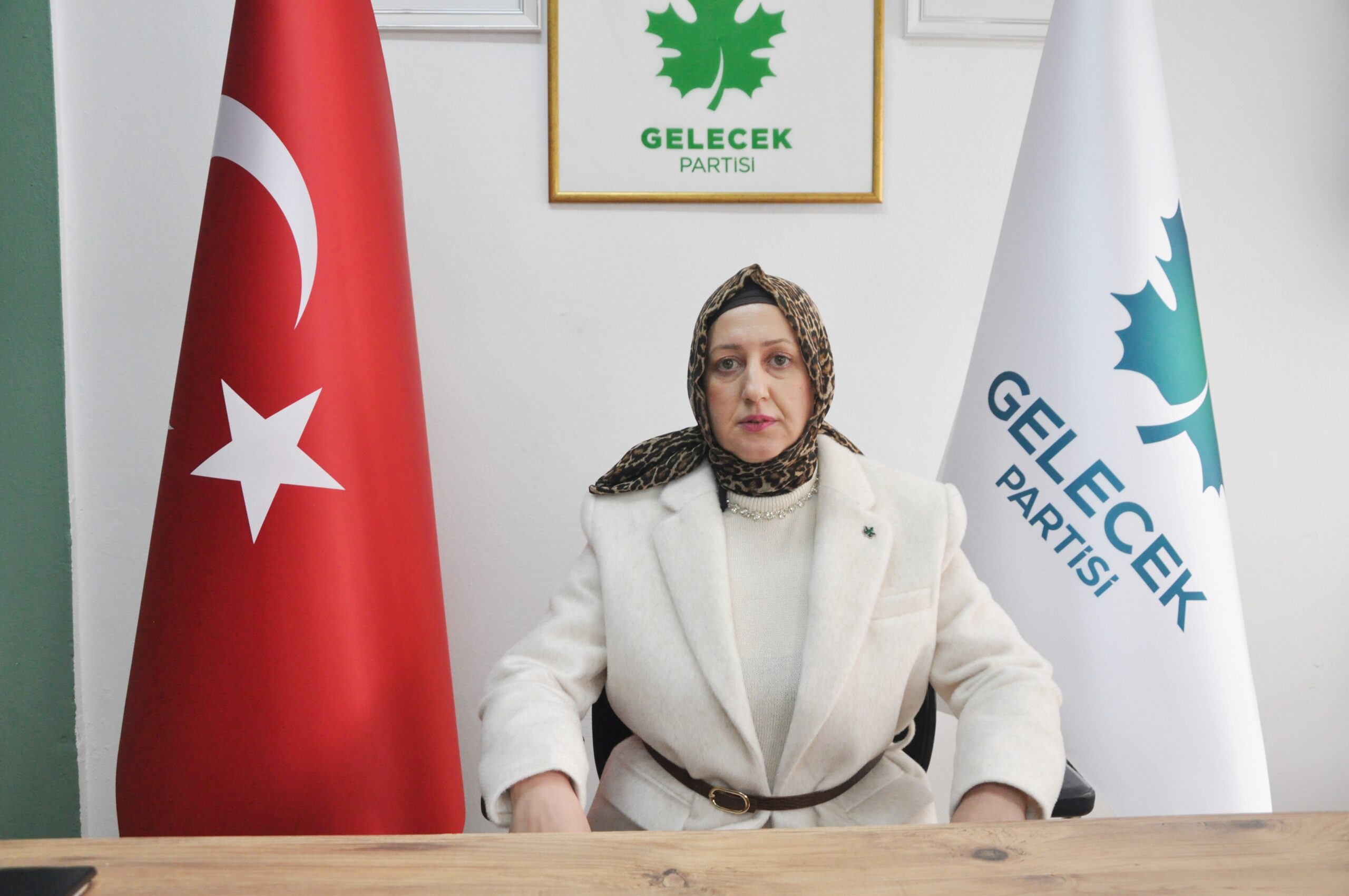 GELECEK PARTİSİ’NDE BAYRAK DEĞİŞİMİ