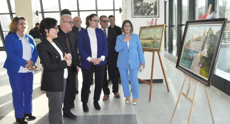 ÖĞRENCİYDİ USTA OLDU, İLK RESİM SERGİSİNİ AÇTI