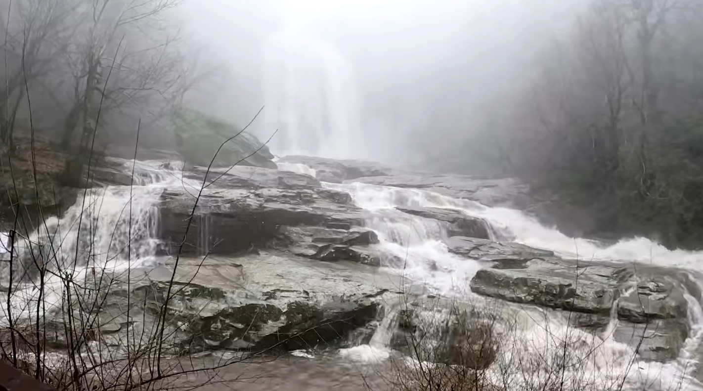 SUUÇTU ŞELALESİ COŞTU