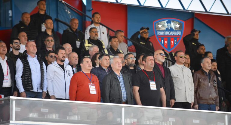 ‘KARANLIK, ŞAFAĞIN TOHUMLARINI İÇİNDE SAKLAR’