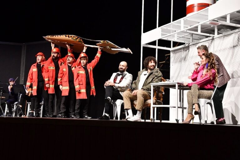 ‘SÜLEYMAN VE ÖBÜRSÜLER’E TAM NOT