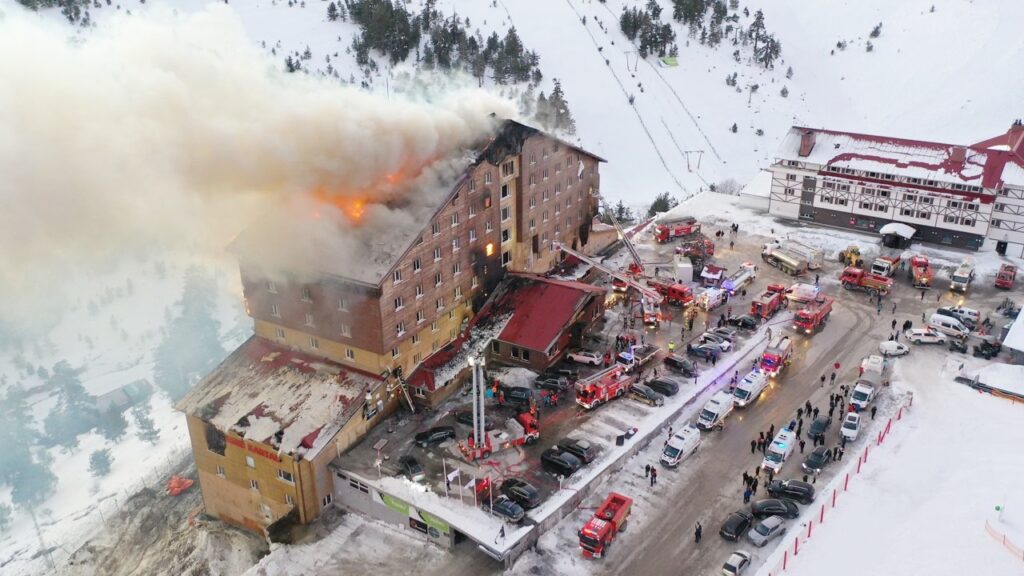 EĞLENCE, TİYATRO VE AÇILIŞ İPTAL