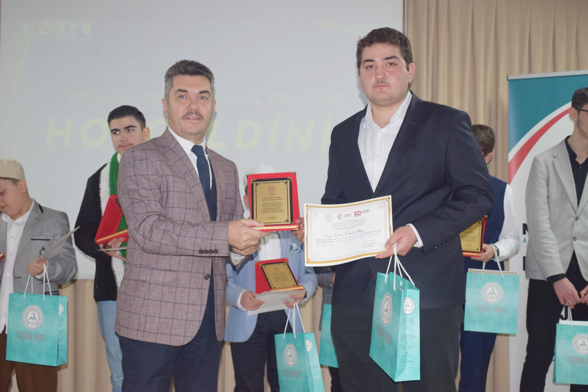 İMAM HATİPLİ ÖĞRENCİ BURSA BİRİNCİSİ