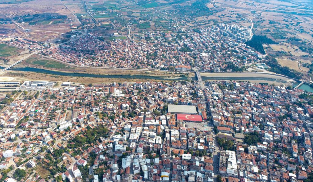 MUSTAFAKEMALPAŞA, KARACABEY’İN GERİSİNDE KALDI