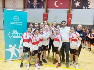 MUSTAFAKEMALPAŞA’NIN KIZLARI BURSA ŞAMPİYONU