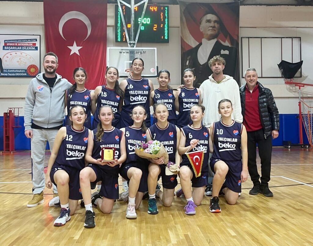 PAŞA’NIN KIZLARI ÇANAKKALE’DE PARKEYE ÇIKTI