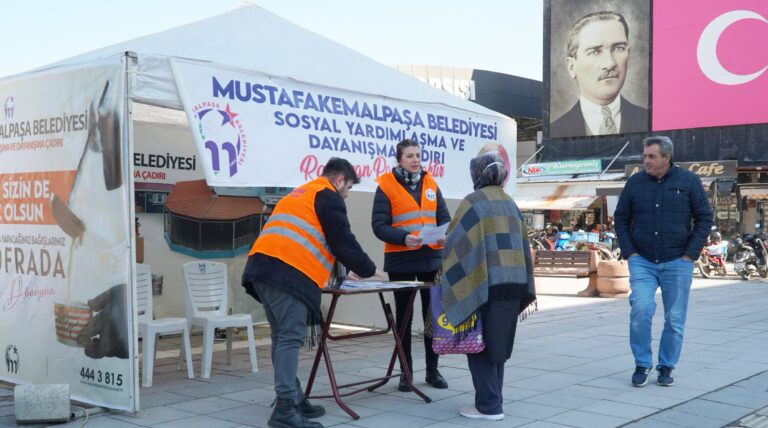 RAMAZAN YARDIM ÇADIRI HAYIRSEVERLERİ BEKLİYOR