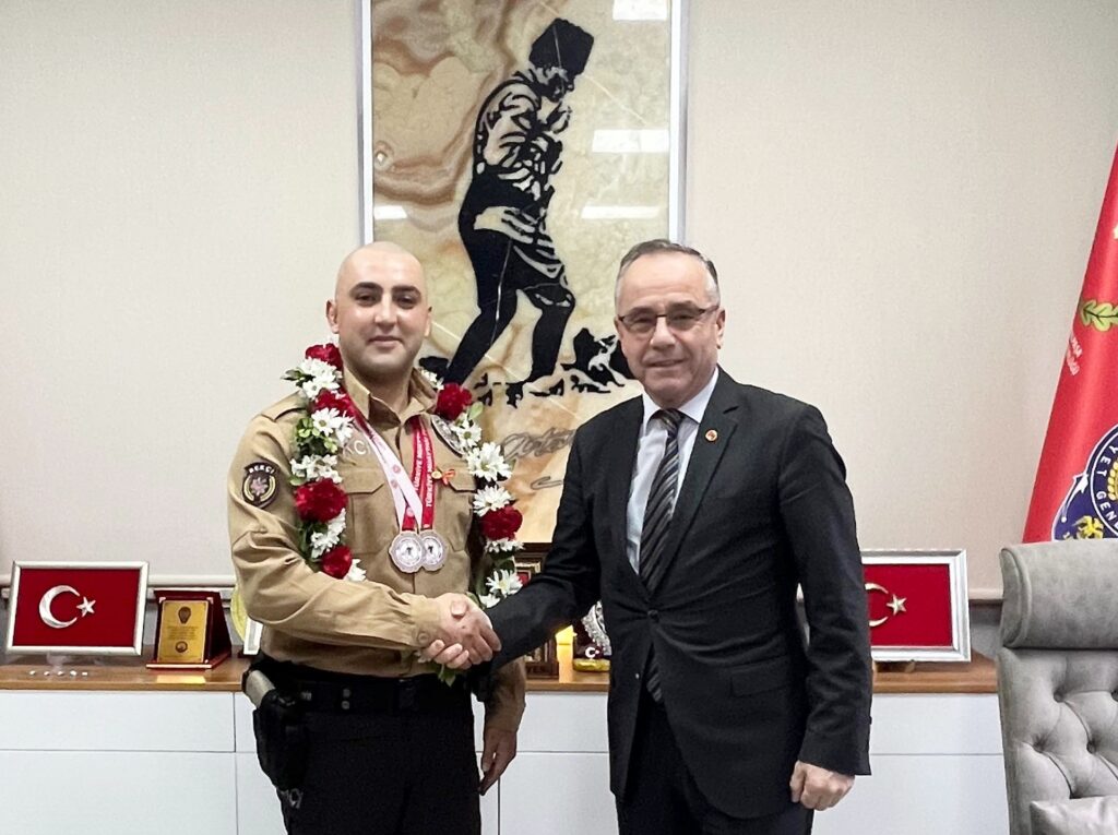 EMNİYET’İN ŞAMPİYON PERSONELİ GURURLANDIRDI