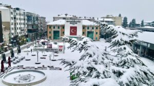 KAR YAĞIŞI MERKEZDE ETKİSİNİ GÖSTERDİ