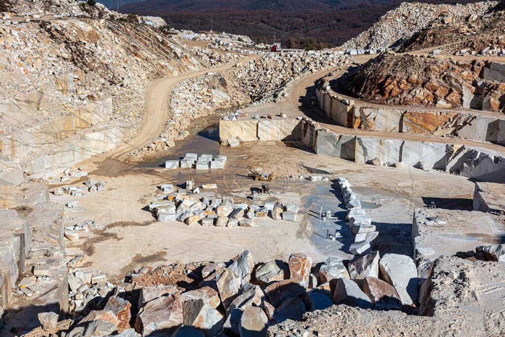 MUSTAFAKEMALPAŞA’DA MADEN OCAĞINA ONAY
