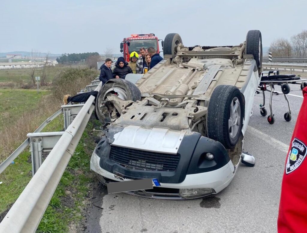 OTOMOBİL TAKLA ATTI