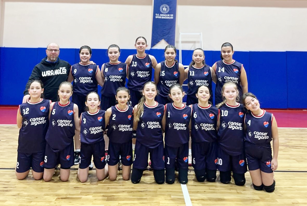 U-12 KIZLAR’DAN FARKLI BAŞLANGIÇ