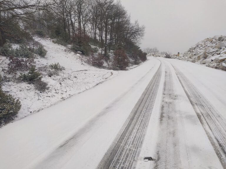 YÜKSEK NOKTALAR BEYAZA BÜRÜNDÜ