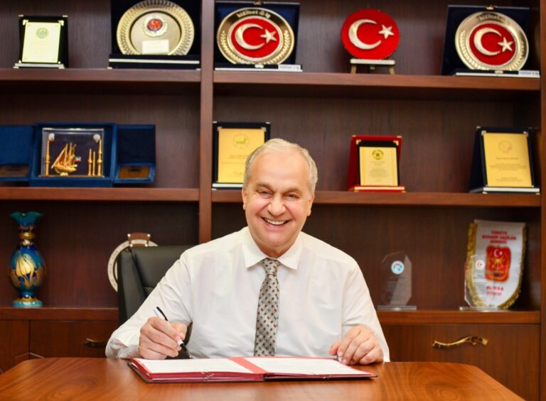 BAŞKAN ERDEM’DEN ‘TIP BAYRAMI’ MESAJI