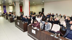 MECLİSTE BAYRAM DÖNÜŞÜ GÜNDEM YOĞUN