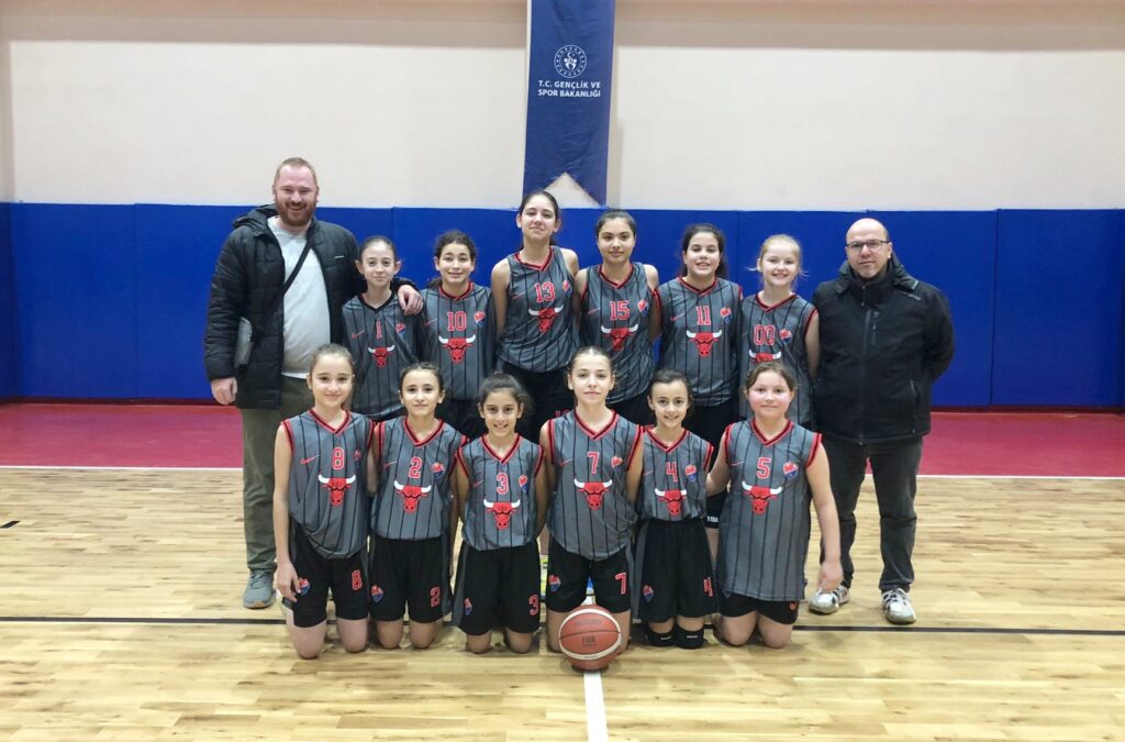 MUSTAFAKEMALPAŞA ORTAOKULU YARI FİNAL PEŞİNDE