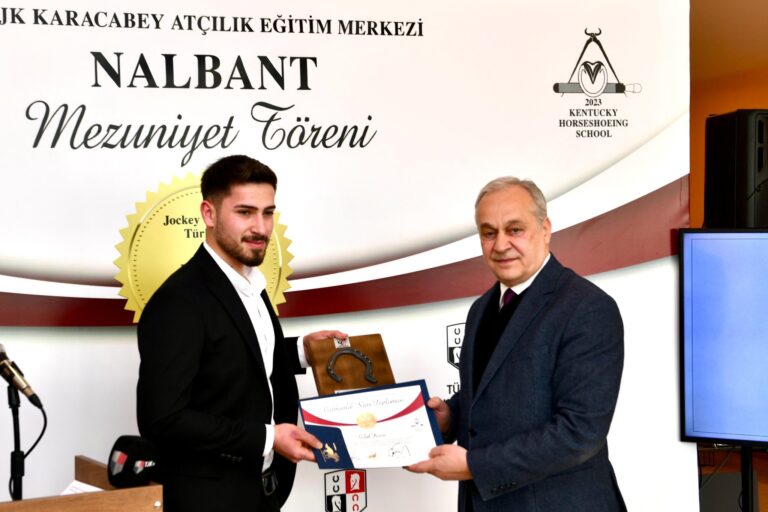 NALBANTLAR DİPLOMALARINI ALDI