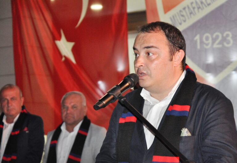 PAŞA’YI SARSAN İSTİFA