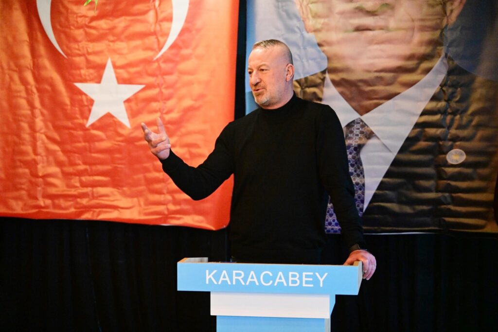 KARACABEY BELEDİYESİ’NDE YOL AYRIMI