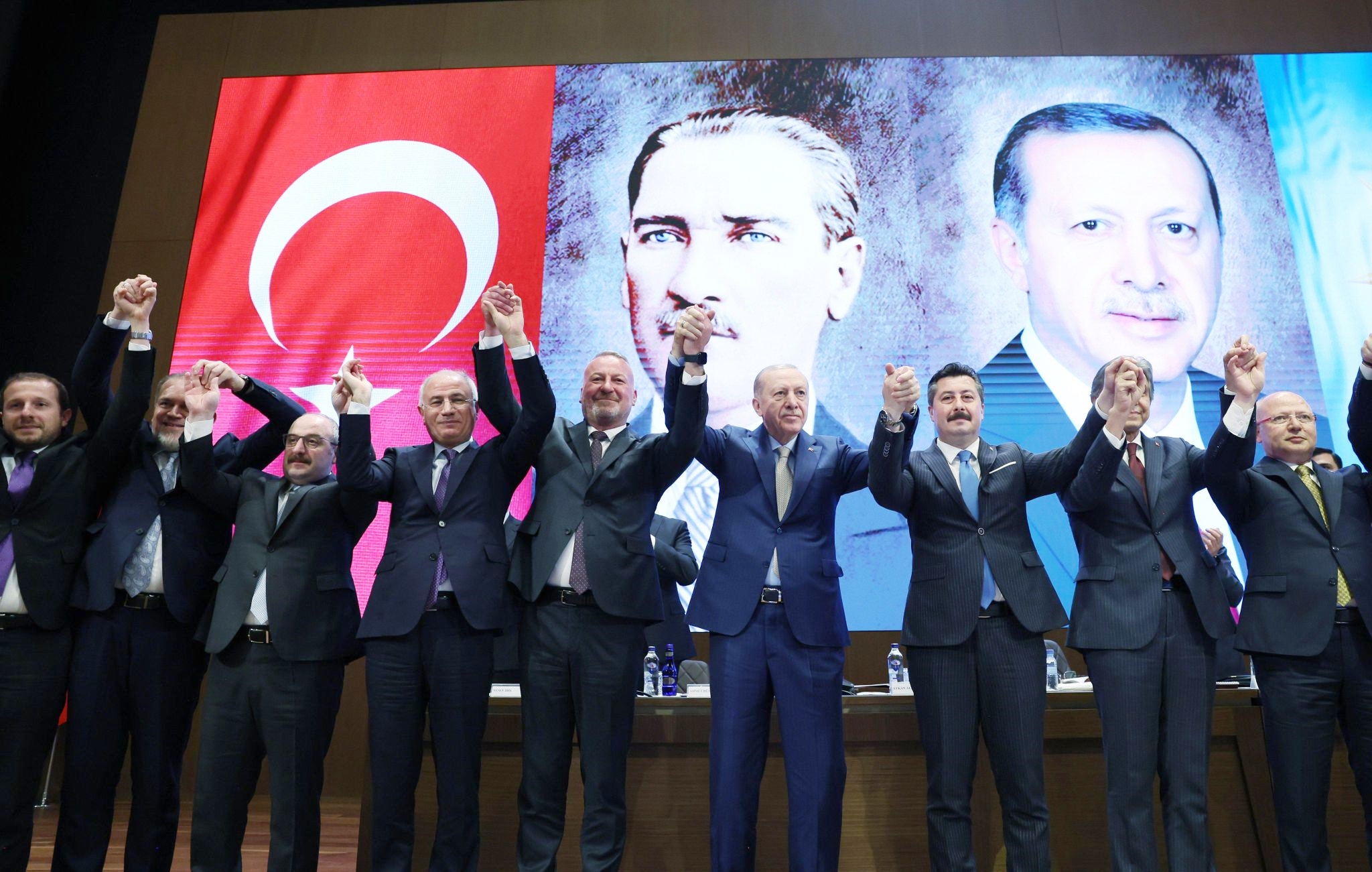 KARACABEY VE YENİŞEHİR AK PARTİ’YE GEÇTİ